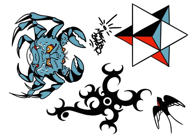 Tätowierungen von einer Krabbe, einem Seestern und einer Schwalbe, gezeichnet von einem Tätowierer.